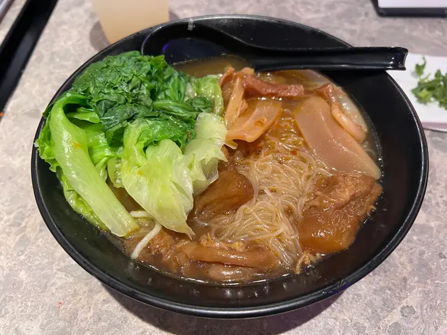 三餸麵餐