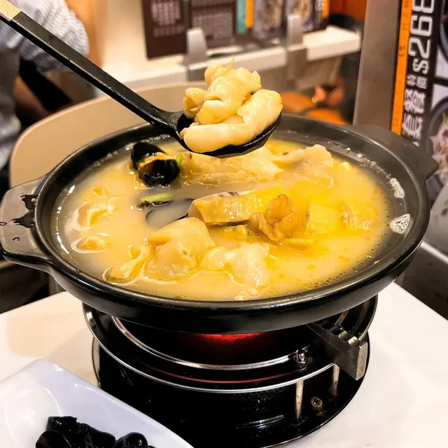 濃湯花膠雞煲