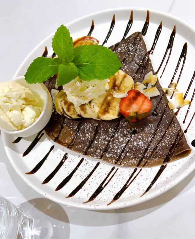 香蕉士多啤梨榛子朱古力忌廉班戟