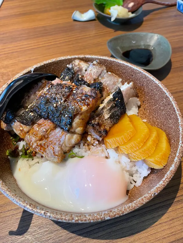 燒活海鰻溫泉蛋丼