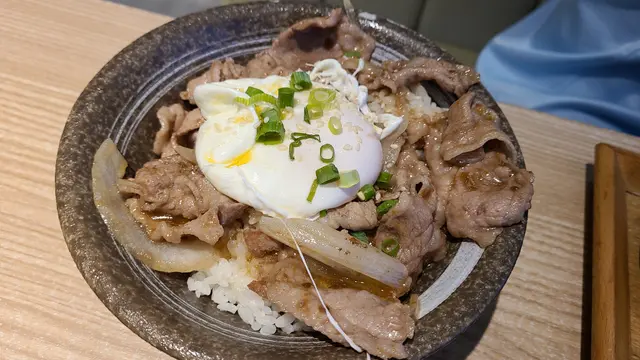 流心蛋韓式牛肉飯