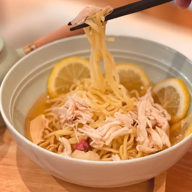 鹽漬櫻花雞絲檸檬涼麵