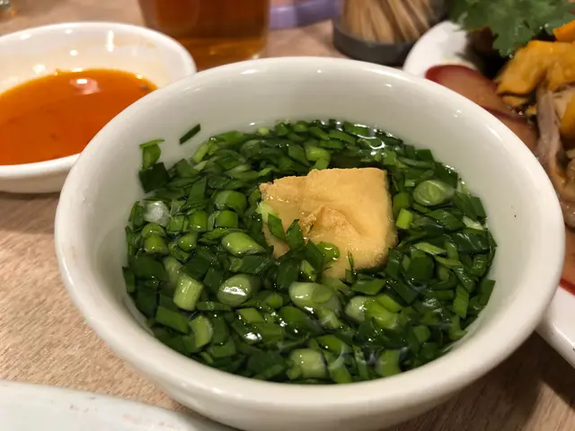 可沾韮菜鹽水吃的，真係可以浮㗎