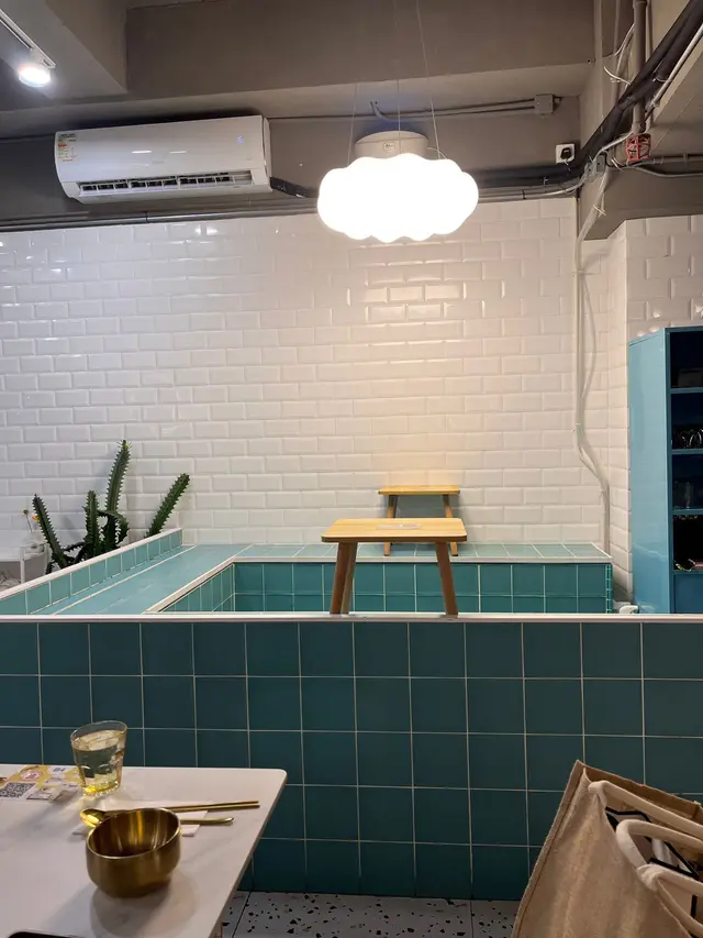 有一個澡堂位,需預約