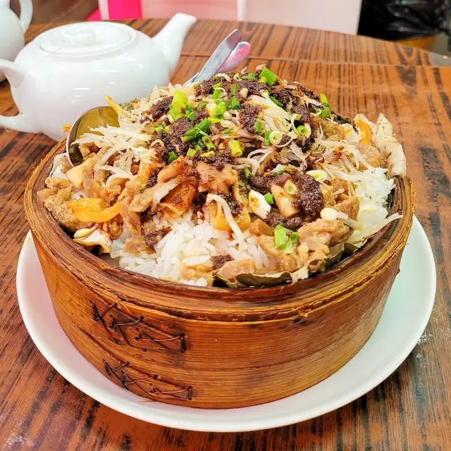 咸鮮蝦乾荷葉籠仔飯