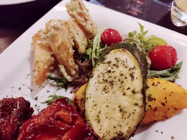 燒美國豬肋骨配燒烤汁