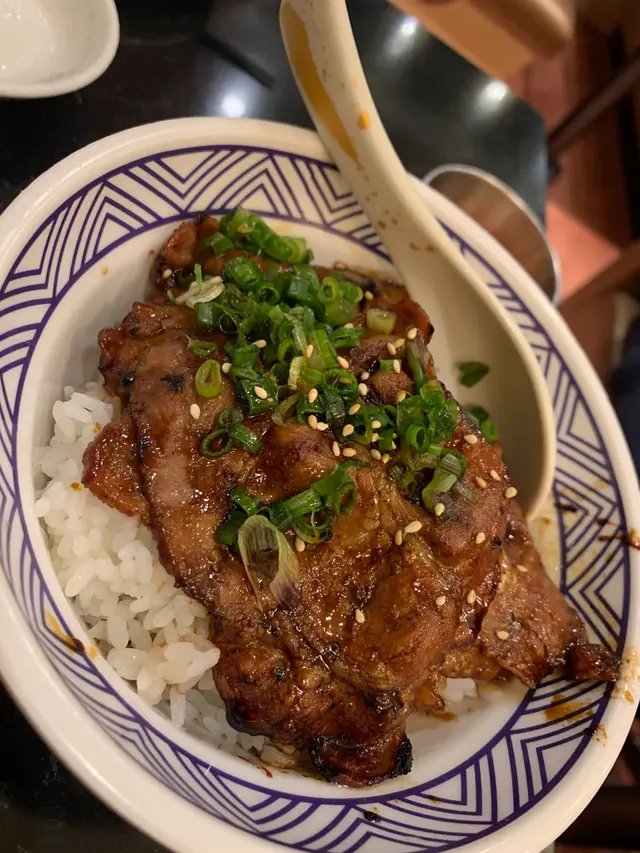黑豚肩燒丼