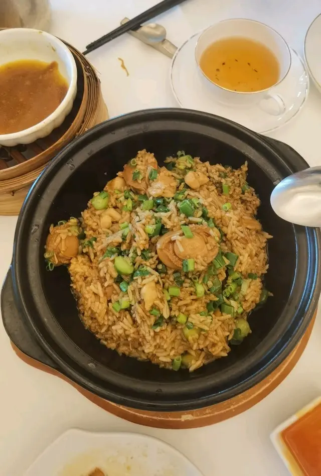 鮑魚雞粒砂鍋飯