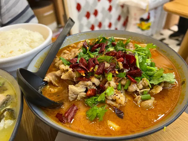 水煮肥牛配白飯