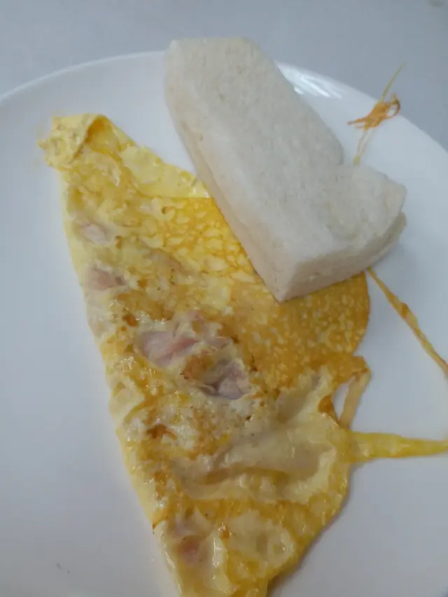 牛油劾包+火腿奄列