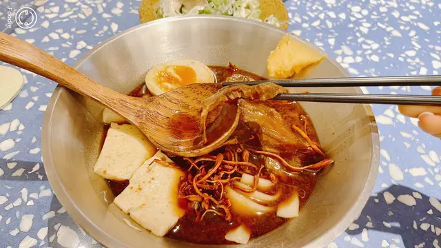 一碗有四片這樣的牛肉