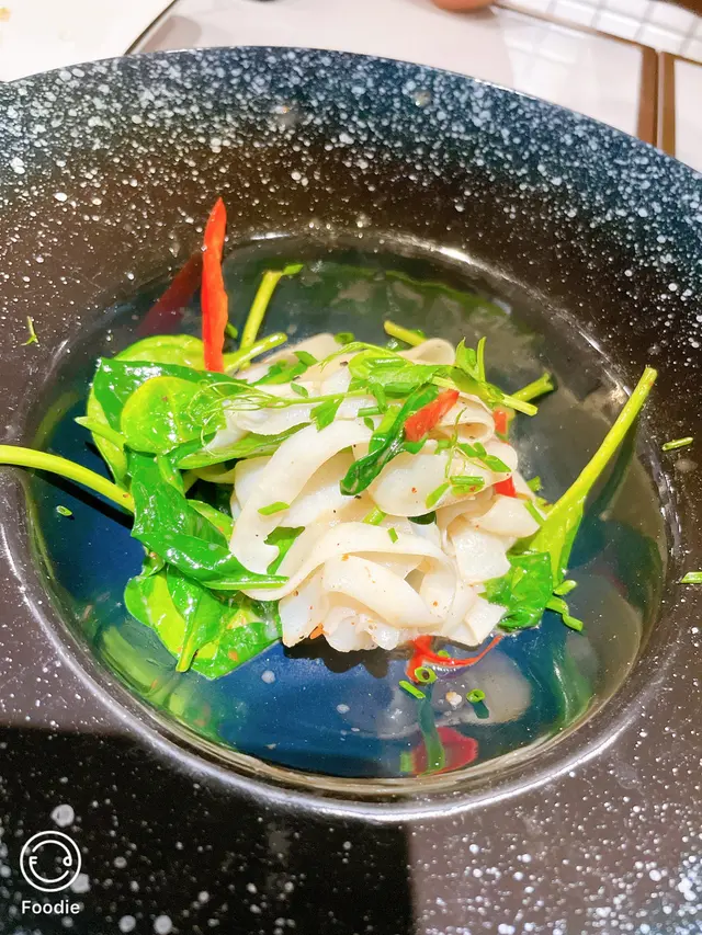 香蒜橄油炒闊條墨魚