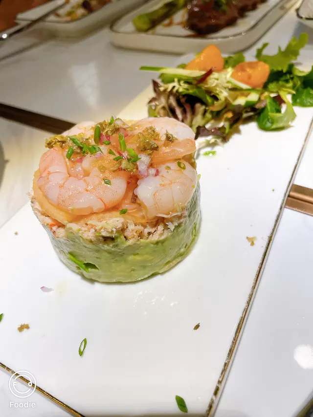 鮮蟹肉牛油果蝦凍批