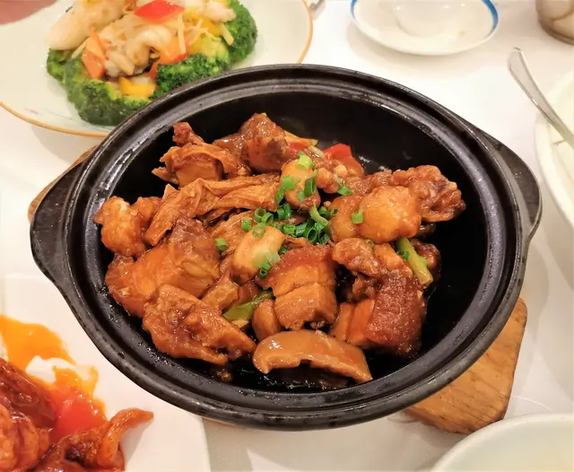 大龍躉班兩味 - 枝竹火腩炆頭腩