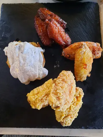 4款不同口味鸡翼