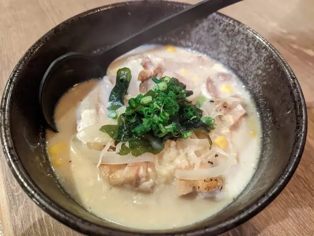 雞白湯嫩雞烏冬