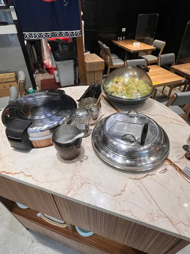 自助區-任食白飯 /沙律🥗牛肉湯