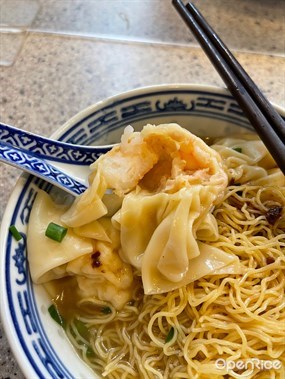雲吞真係好大粒，每粒應該有三四隻蝦，好味😋 - Tsim Chai Kee Noodle in Central 