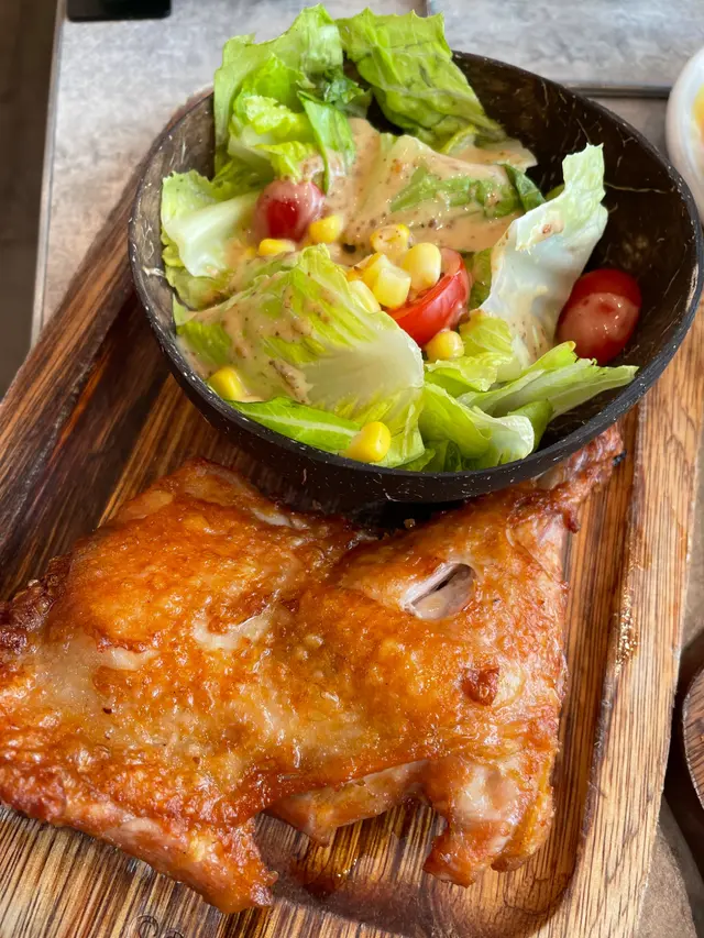 炸大雞髀配田園沙律