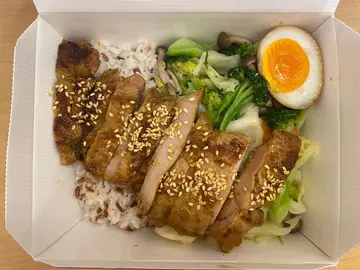 照燒雞扒配野菜便當