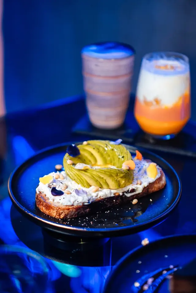 牛油果青蘋果蟹肉沙律多士