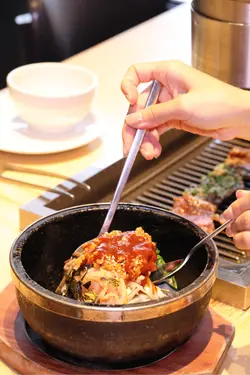 石头锅饭