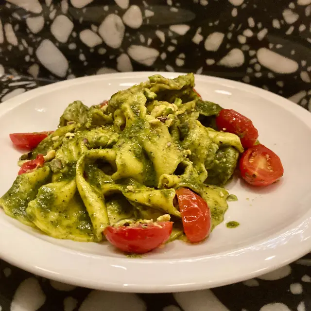 Farfalle Prawns & Pesto