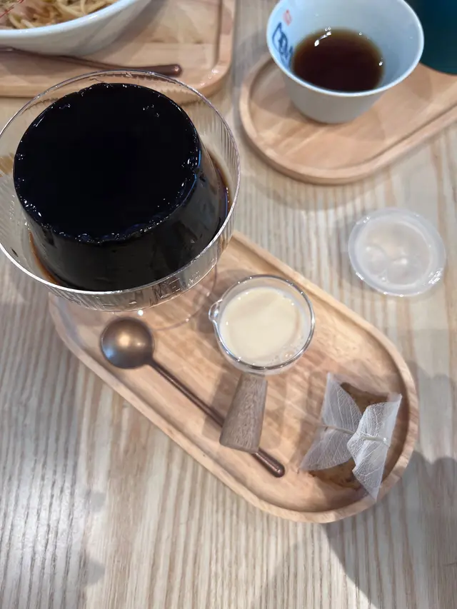 素鈴膏配羅漢果糖漿+蕨餅