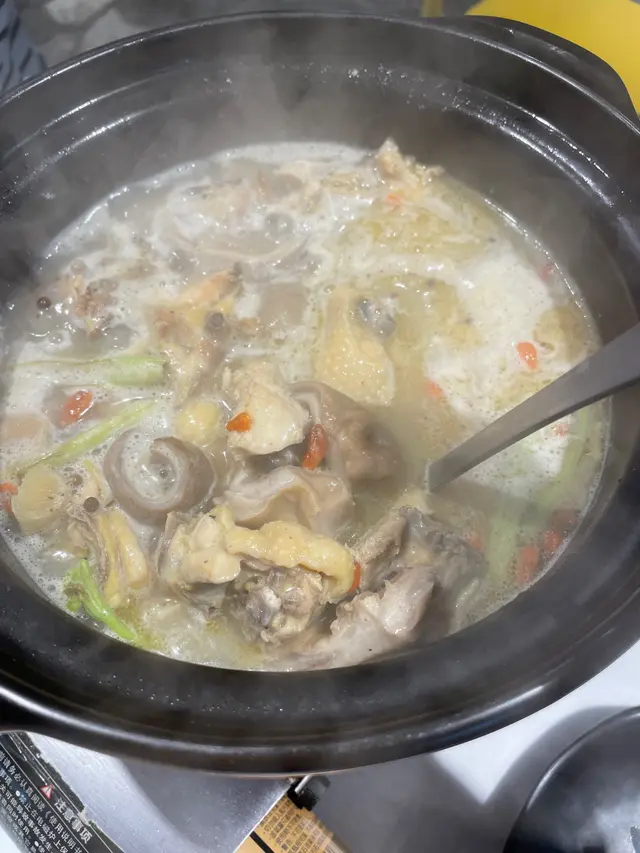 豬肚雞煲