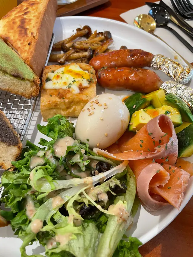 𝐀𝐥𝐥 𝐝𝐚𝐲 𝐛𝐫𝐞𝐚𝐤𝐟𝐚𝐬𝐭