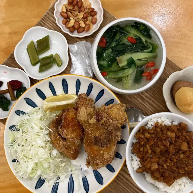 鹽酥脆炸雞拼魯肉飯