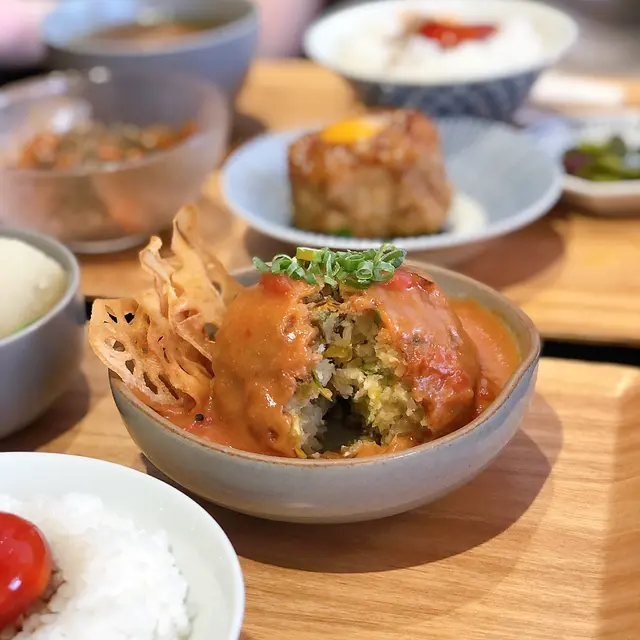 蕃茄味噌豆腐漢堡