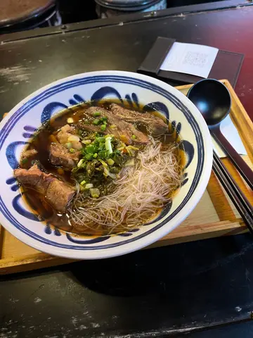 红烧牛肉新竹米线