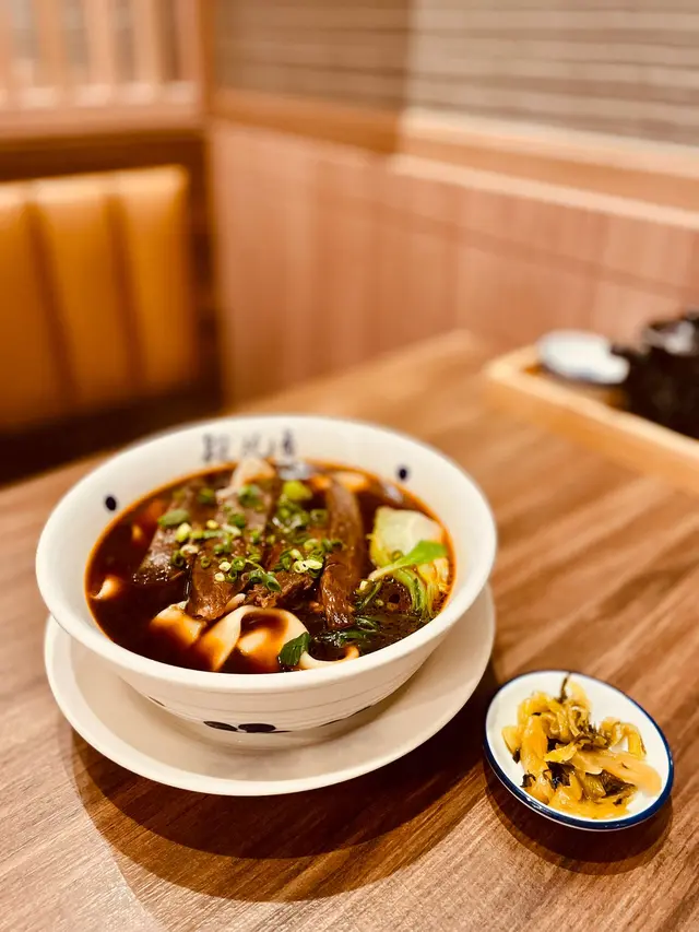 招牌紅燒腱心牛肉麵