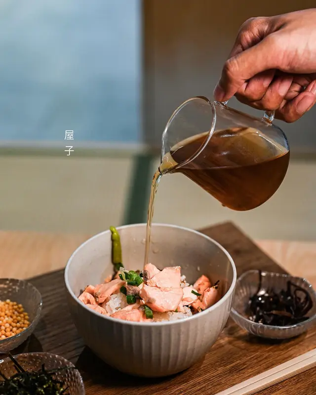 鮭魚綜合茶泡丼