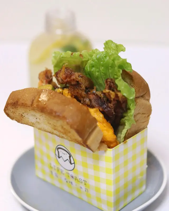 軟殼蟹親子滑蛋吐司