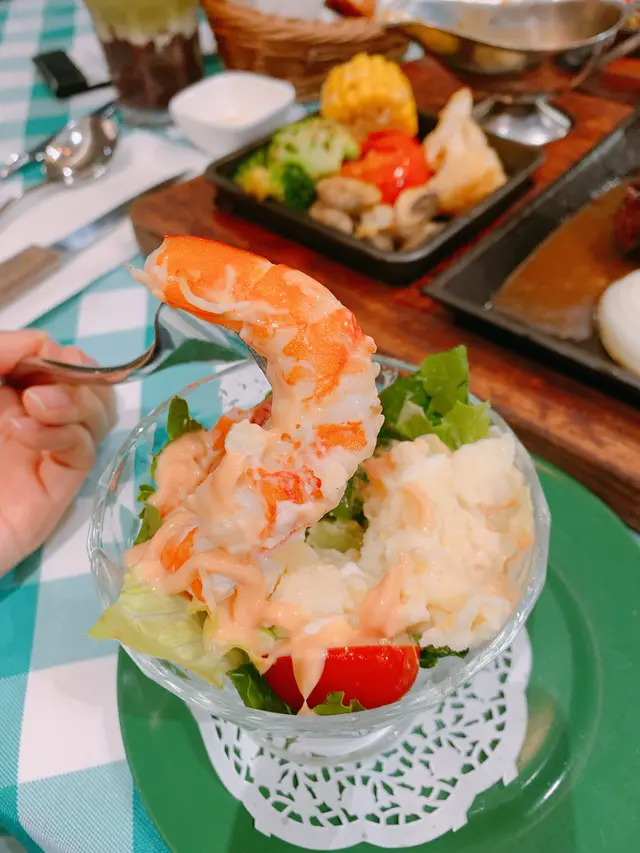 牛油果薯仔蝦沙律