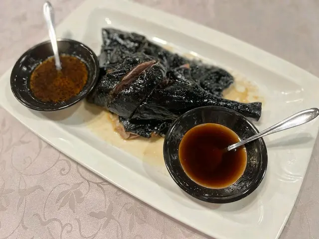 黑松露玻璃燒鵝