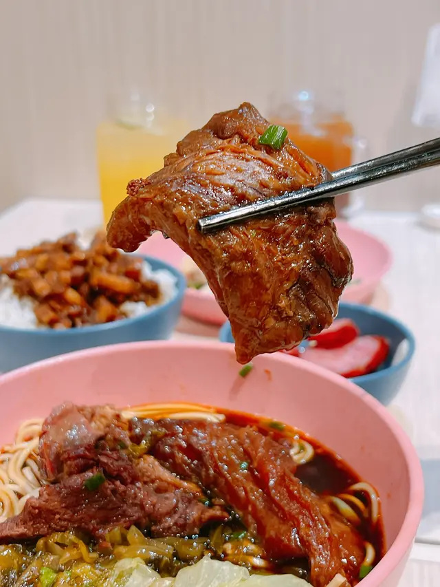 紅燒半筋半肉陽春麵