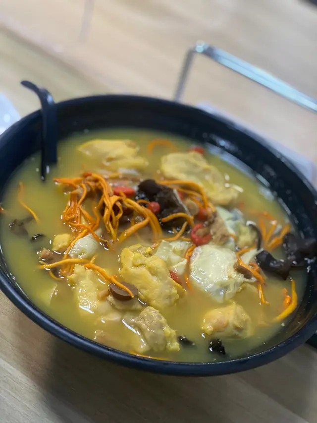 黃酒藥膳雞米線