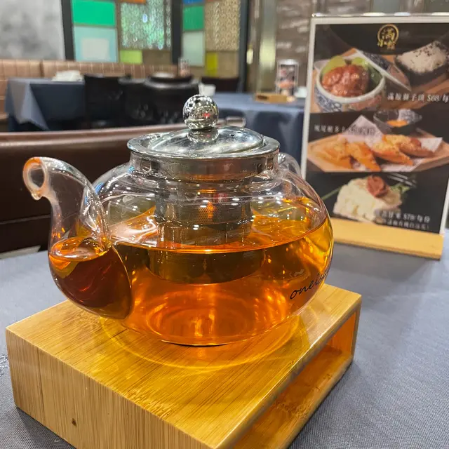「白桃烏龍」茶本身係 $14 per head，午市套餐包埋