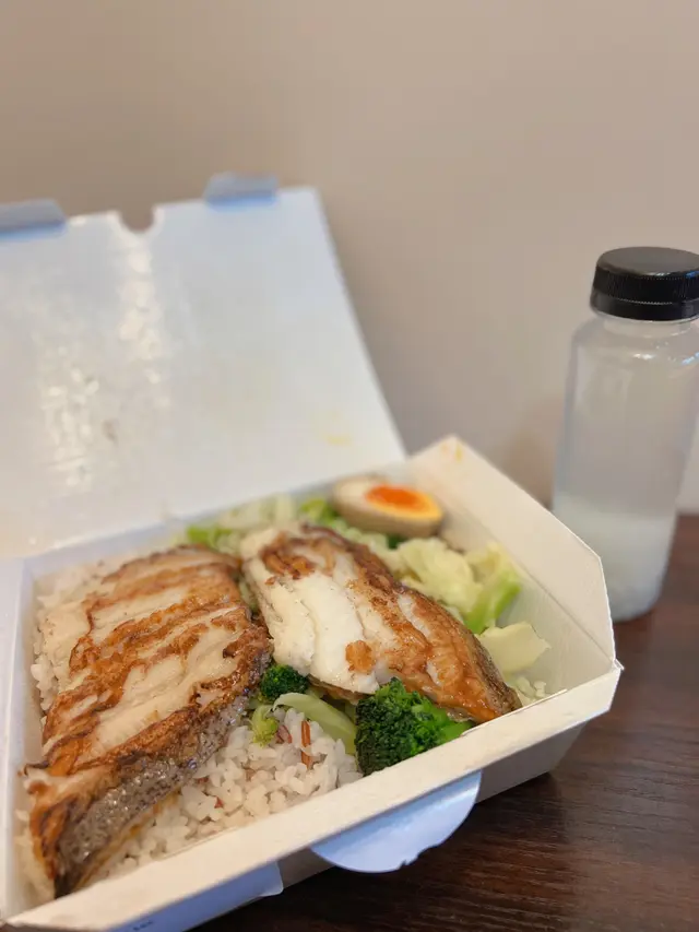 味增比目魚配野菜便當