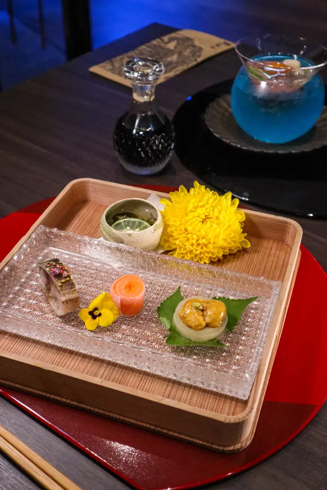 甘酢水雲蓴菜 •海膽豆腐 • 鯖魚棒壽司