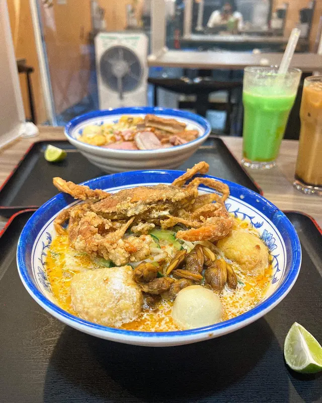 原隻炸軟殼蟹蜆肉無味精椰爺秘傳叻沙摻摻