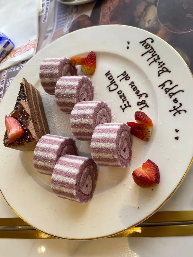 其實一開始要want  up加上BrunchTime  又想食多少少，所以冇咩點影到！