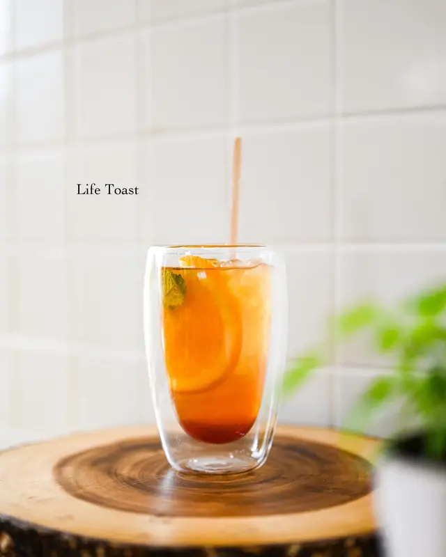 紅西柚香橙凍頂烏龍 (跟餐$24)