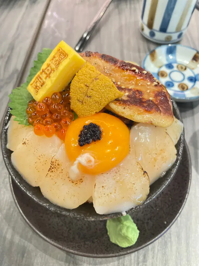 制霸鵝肝海鮮盛丼