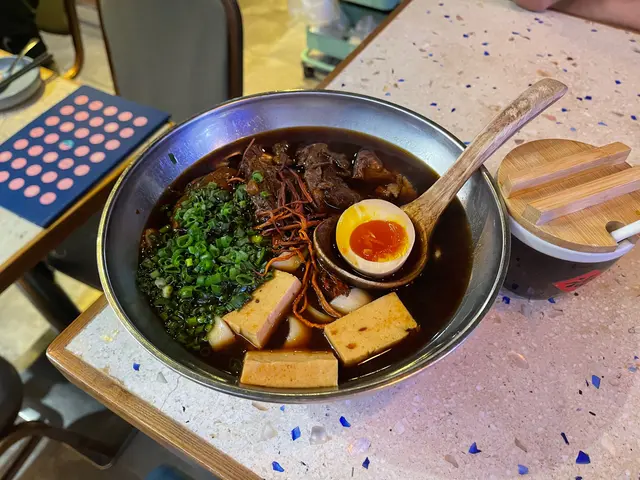 招牌牛肉麵