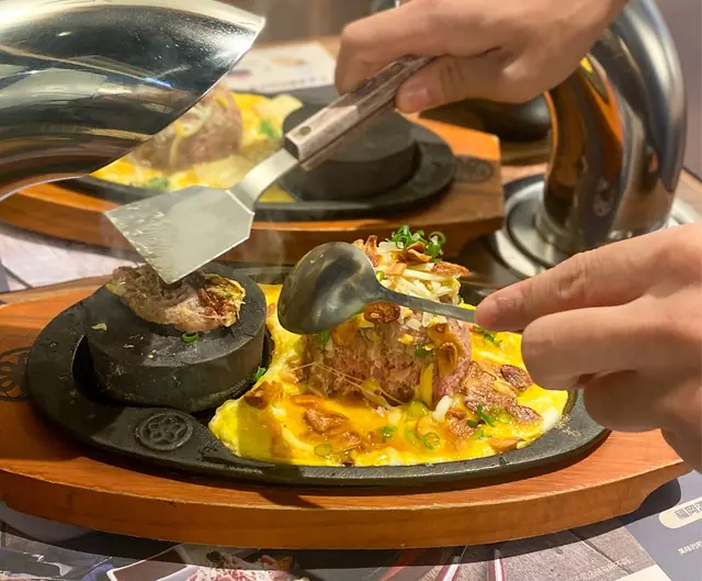 芝士蛋蒜和牛漢堡扒