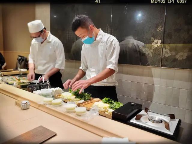 師傅預備烹調美食